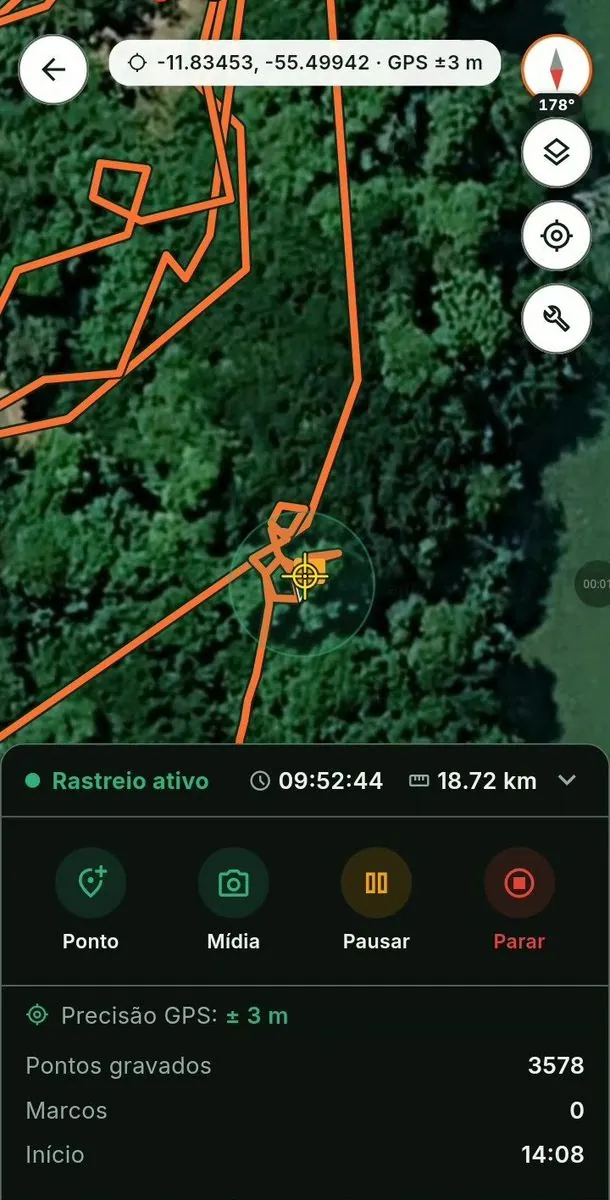 Tela do ForestMap com rastreio ativo: 3.578 pontos gravados, 18,72 km e GPS com 3 m de exatidão