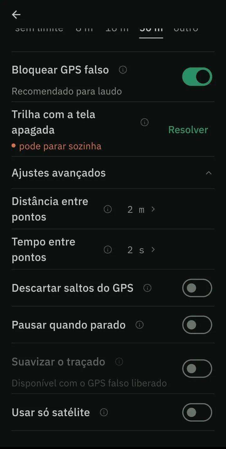 Ajustes avançados do rastreio: distância entre pontos 2 m, tempo entre pontos 2 s, descartar saltos do GPS, pausar quando parado, suavizar o traçado e usar só satélite